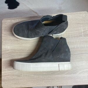 Dolce Vita Zabie Suede Platform Pull On Sneaker Booties